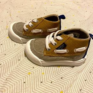 Size 4 OshKosh hightops-never worn